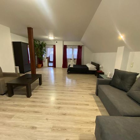 Ceglany Dworek Chojnow Bagian luar foto