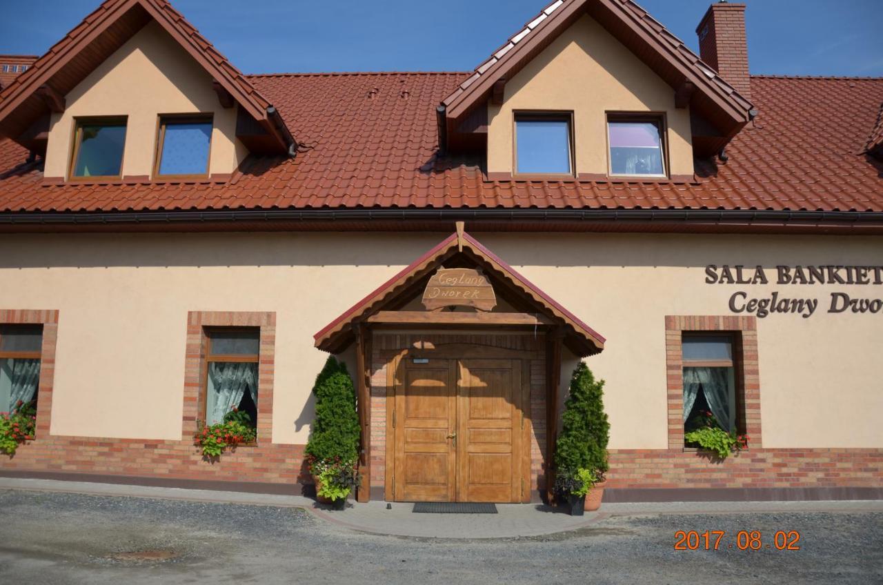 Ceglany Dworek Chojnow Bagian luar foto