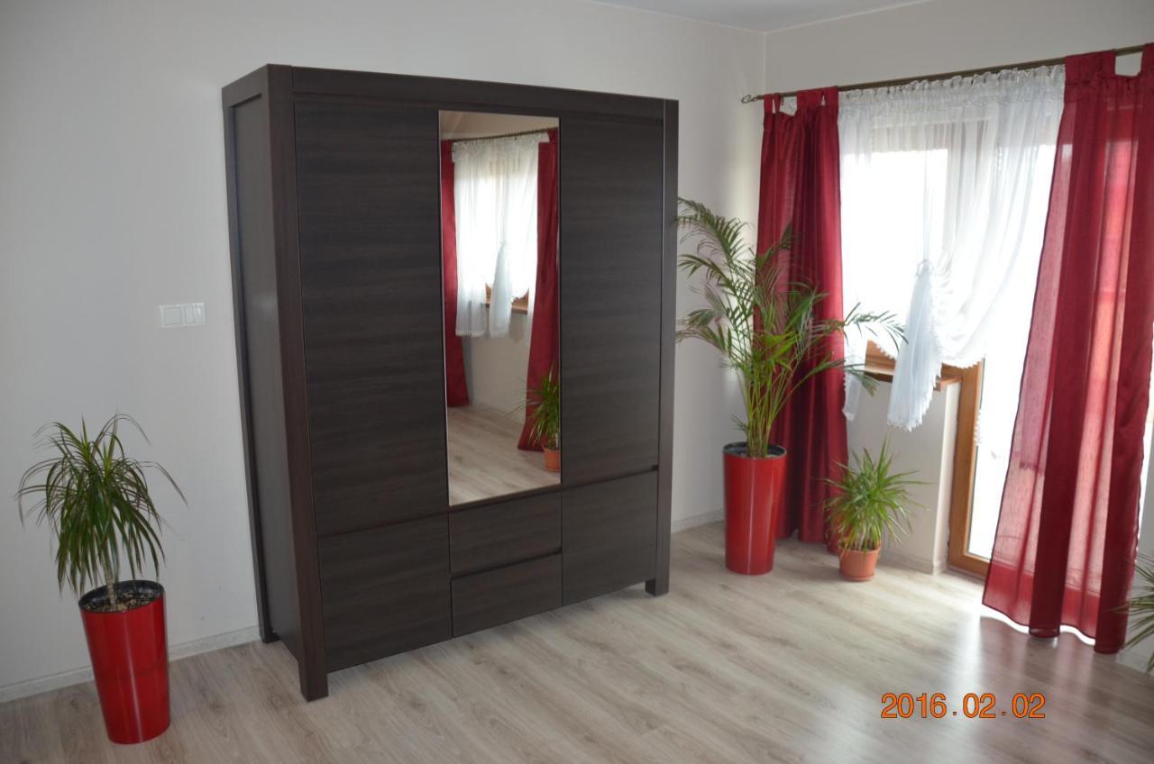 Ceglany Dworek Chojnow Bagian luar foto